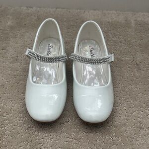 Skechers Kids' Elegant White Dress Shoes with Sparkle Strap